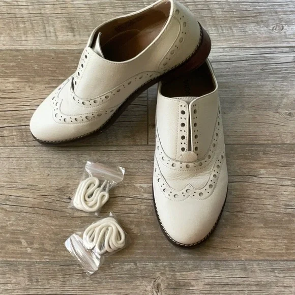 VIONIC Hadley Wingtip Oxford EUC - Picture 1 of 8